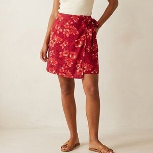 Encore Red Floral Wrap Mini Skirt Sz 20 Travel Summer